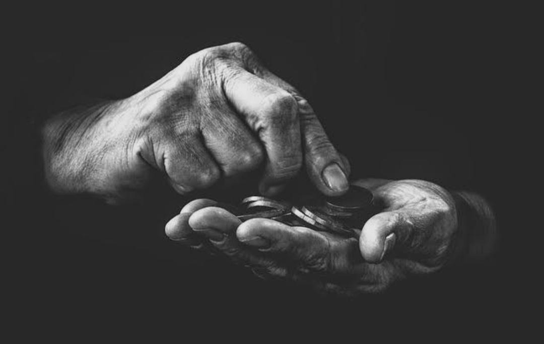 Scarcity vs Abundance Mindset: Your Path to Manifestation image