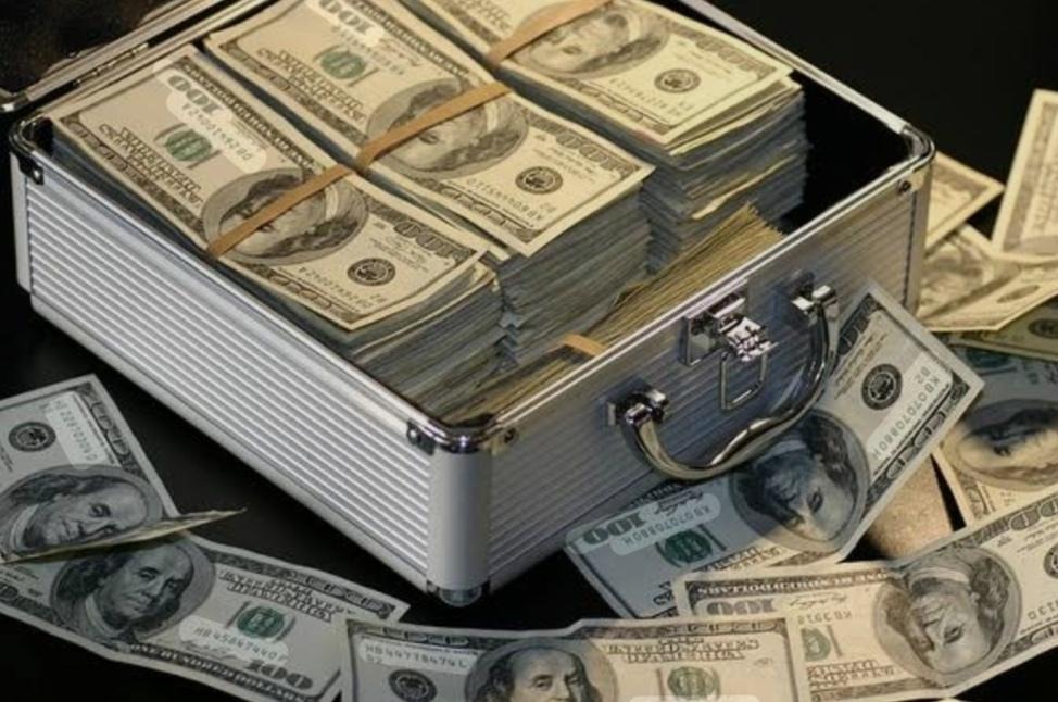 Scarcity vs Abundance Mindset: Your Path to Manifestation image